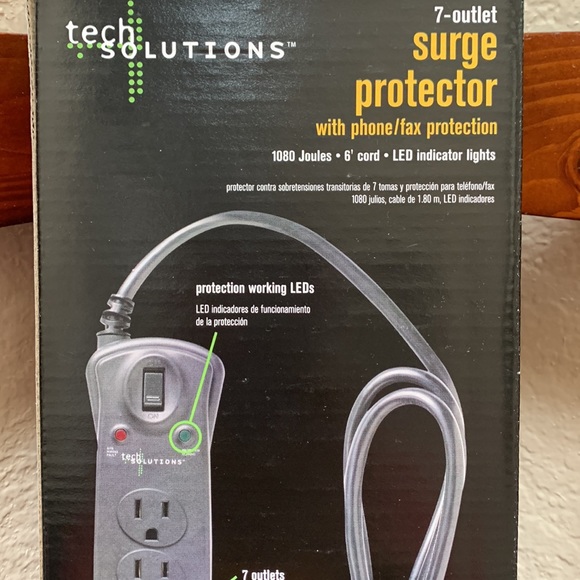 🔹NEW 7-Outlet Surge Protector.. - Picture 2 of 3